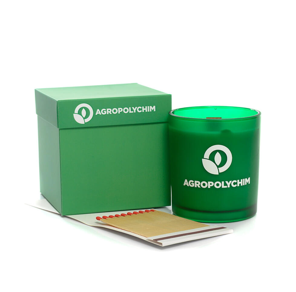 Зелена подаръчна кутия и ароматна свещ с корпоративен брандинг AGROPOLYCHIM.